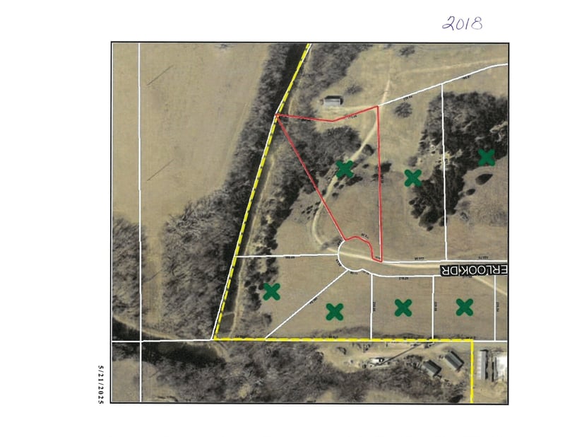 2018 Overlook Dr, Salina, KS 67401
