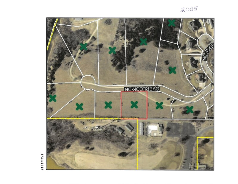 2005 Overlook Dr, Salina, KS 67401