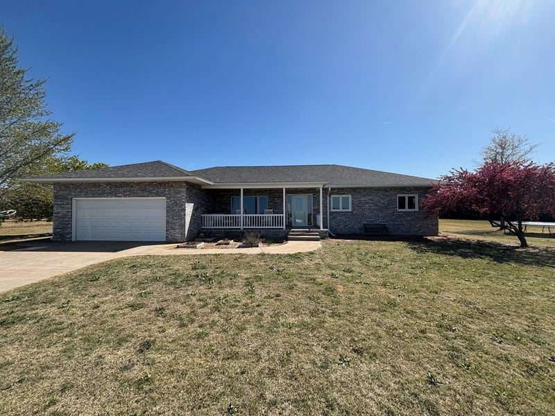 415 W Frank St, Pretty Prairie, KS 67570