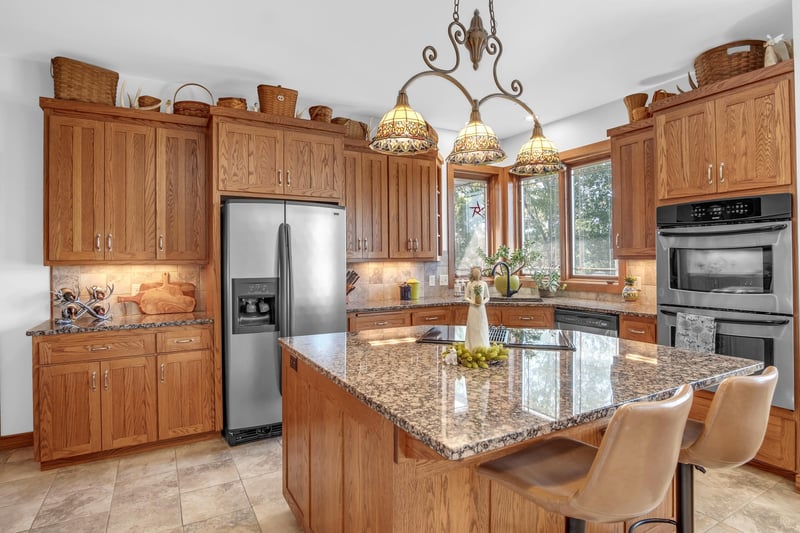 401 Lakewood Dr, North Newton, KS 67117
