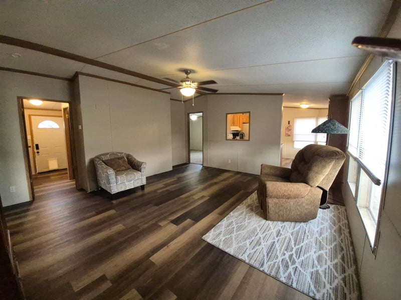81 Eureka Lake Rd, Eureka, KS 67045
