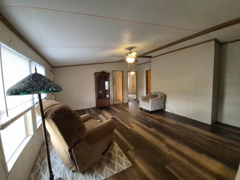 81 Eureka Lake Rd, Eureka, KS 67045