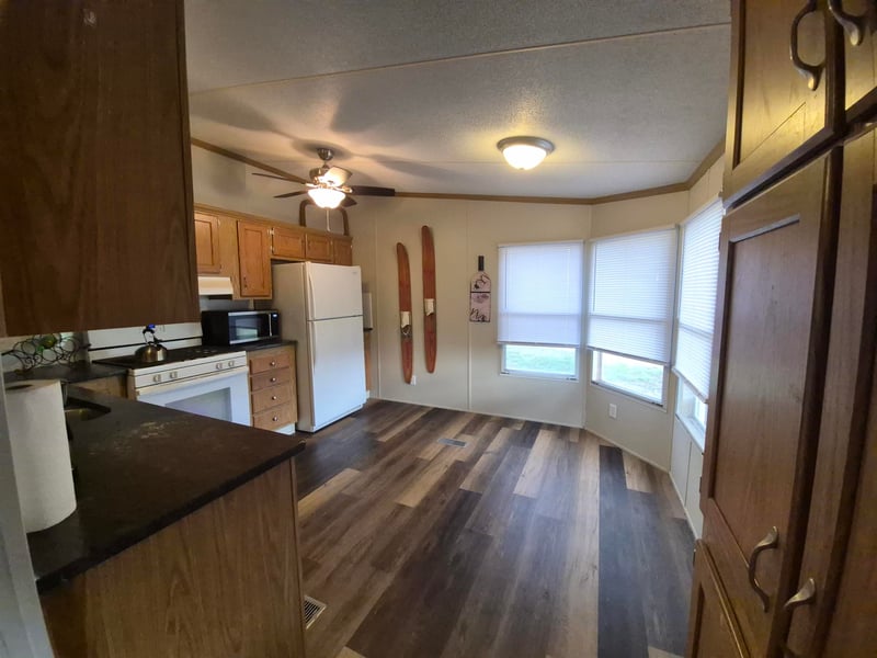 81 Eureka Lake Rd, Eureka, KS 67045