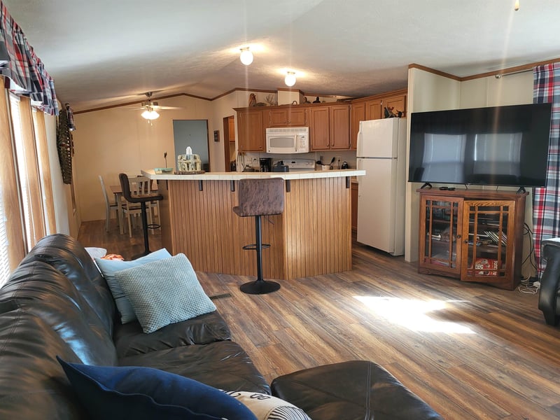 98 Eureka Lake Rd, Eureka, KS 67045