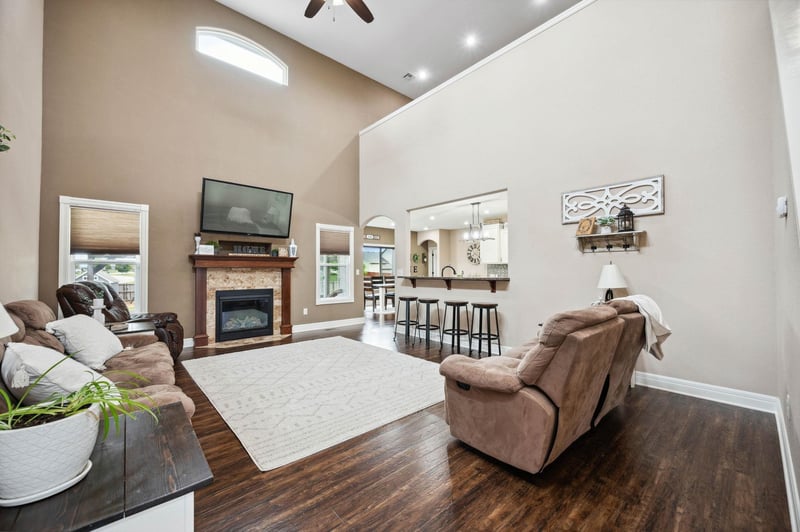 8827 N Red Cedar Ln, Park City, KS 67147