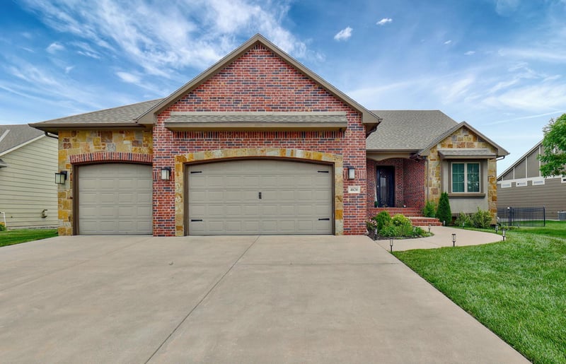 4820 N Indian Oak St, Bel Aire, KS 67226