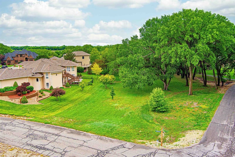 00000 Glencoe Cir, Salina, KS 67401