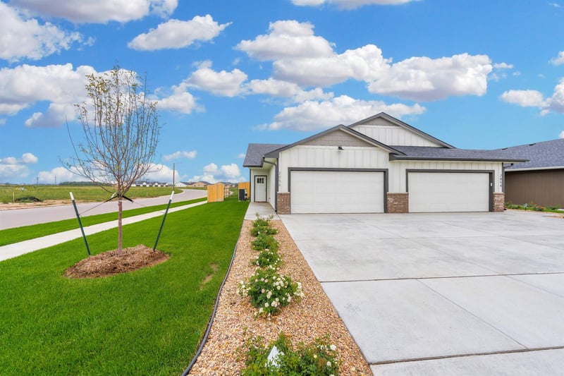 2017 Reece St, Goddard, KS 67052