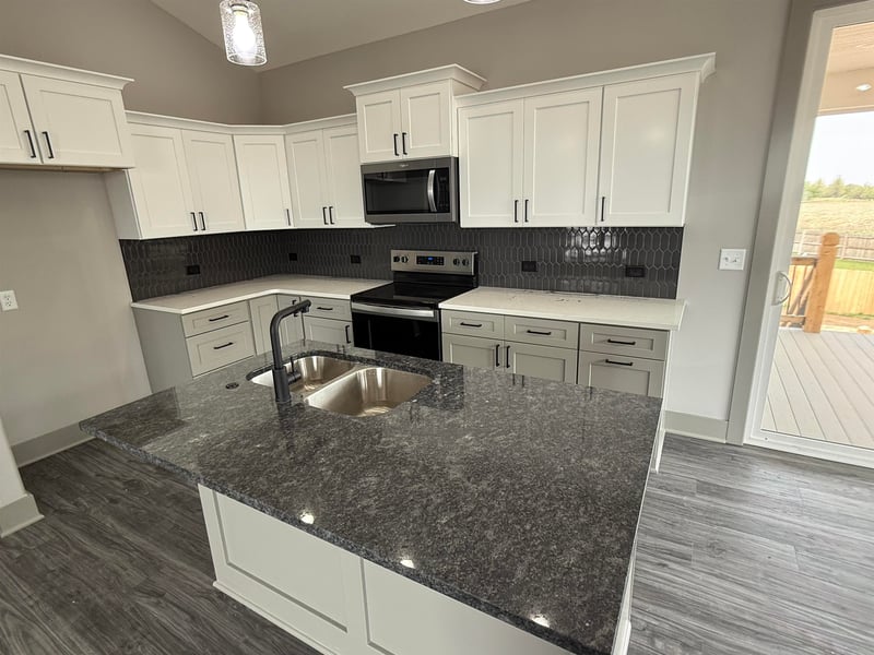 130 Poplar Cir, Goddard, KS 67052