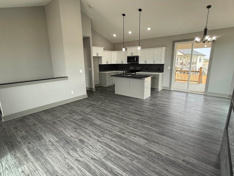 130 Poplar Cir, Goddard, KS 67052