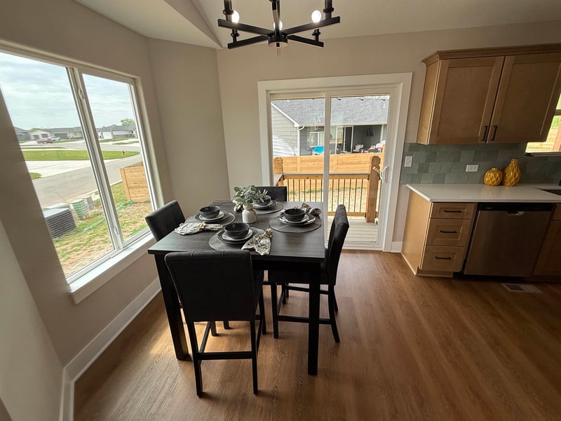 102 Poplar Ct, Goddard, KS 67052