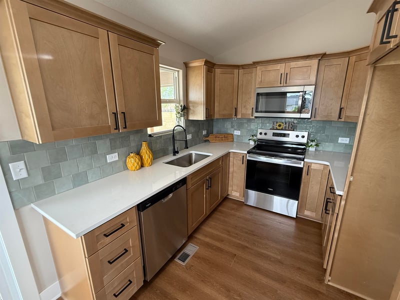 102 Poplar Ct, Goddard, KS 67052