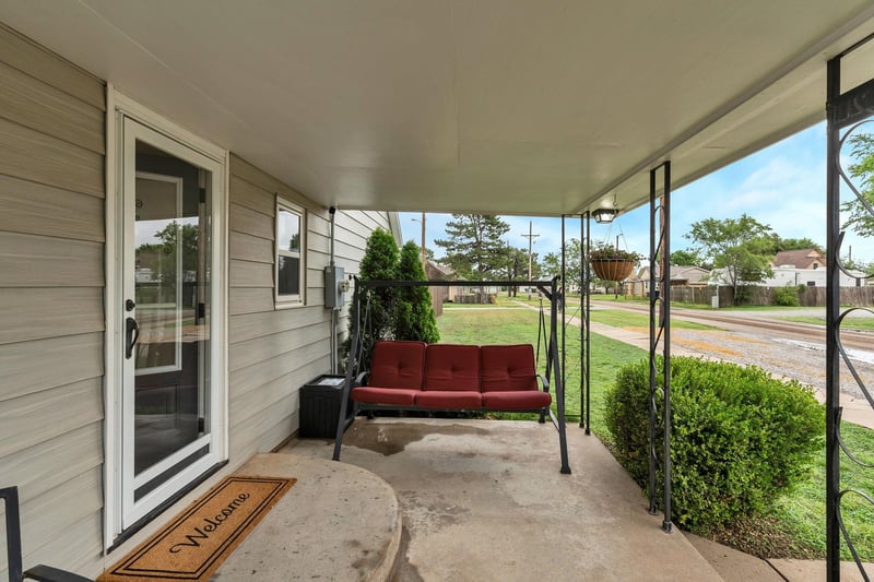 120 W Railroad Ave, Viola, KS 67149