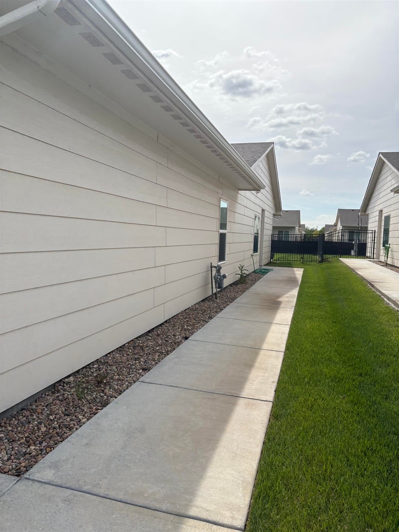 4463-4465 Sandplum St, Wichita, KS 67205