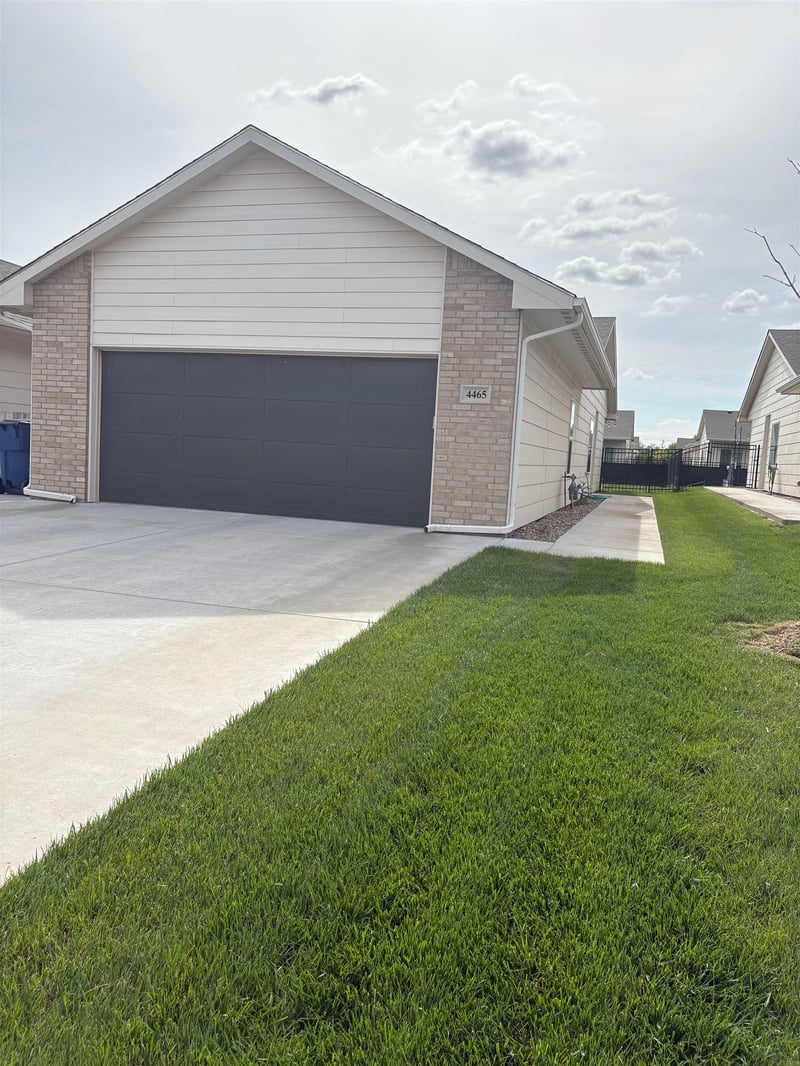 4463-4465 Sandplum St, Wichita, KS 67205