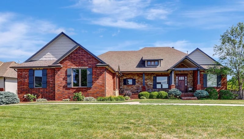 2612 N Paradise Ct, Wichita, KS 67205