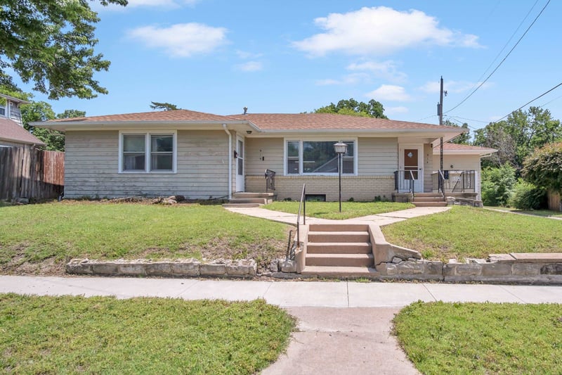 914-916 N Pine St, Newton, KS 67114
