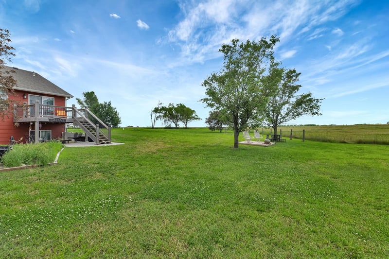 6533 12th Rd, Douglass, KS 67039