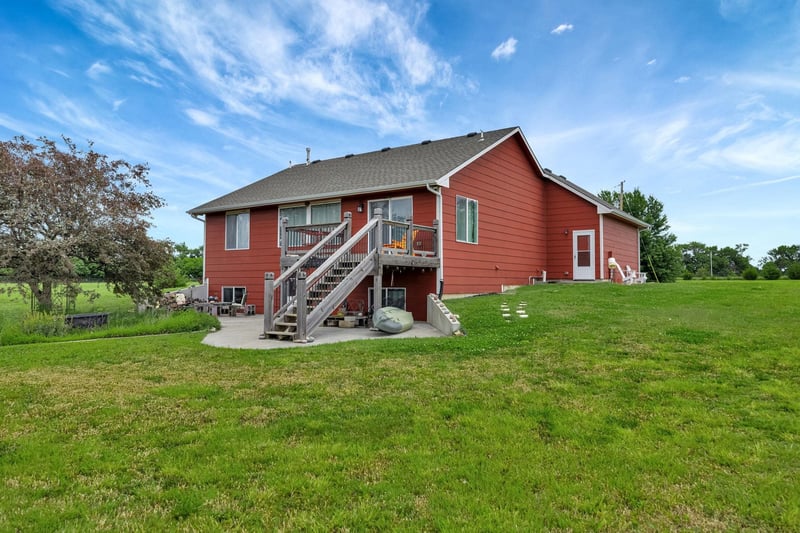 6533 12th Rd, Douglass, KS 67039