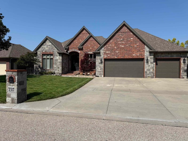 2317 W Harborlight Ct, Wichita, KS 67204