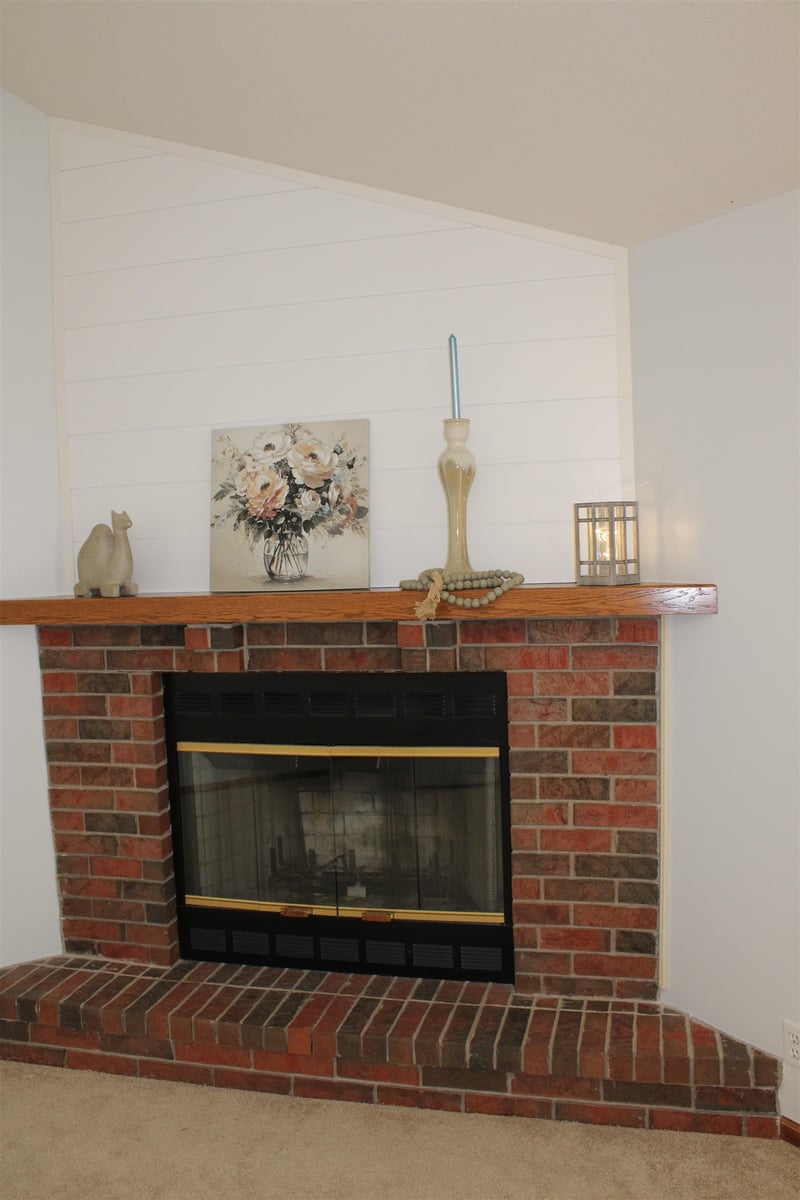 671 Georgetown Rd, Salina, KS 67401