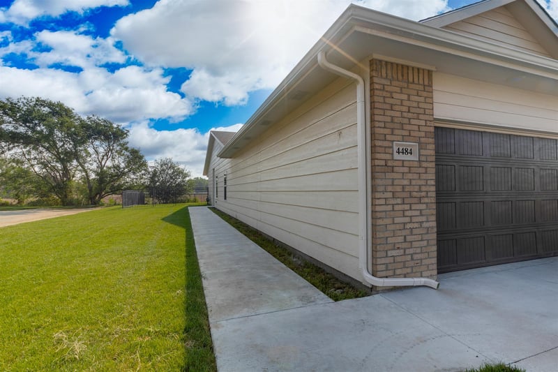 4451-4453 Sandplum St, Wichita, KS 67205