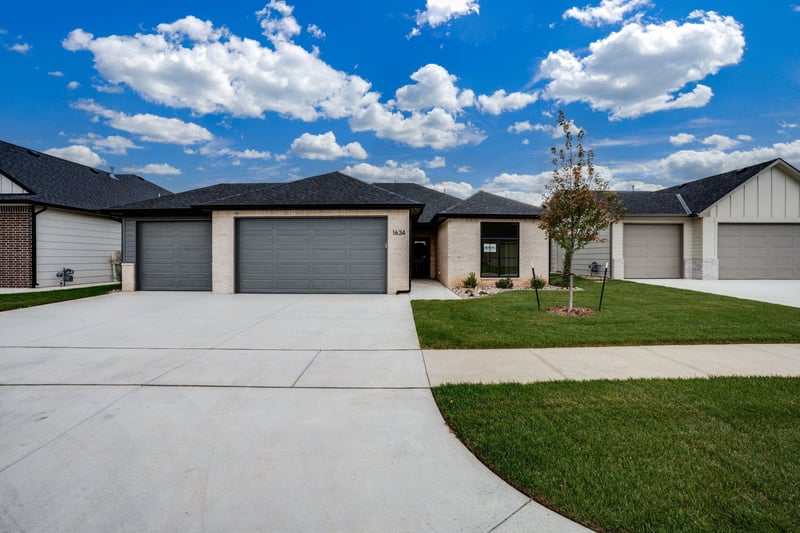 1634 Forestview St, Wichita, KS 67235