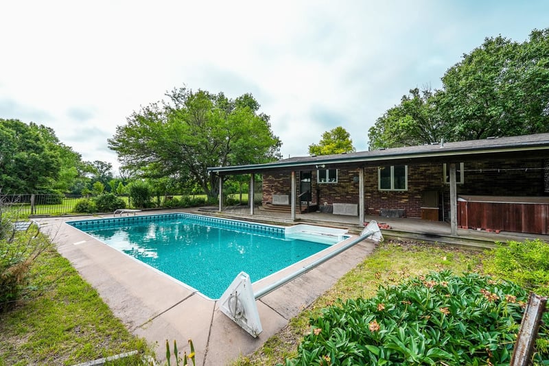 7514 SW Haverhill Rd, El Dorado, KS 67042