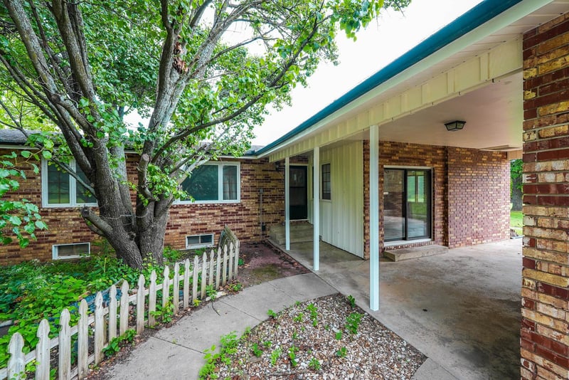 7514 SW Haverhill Rd, El Dorado, KS 67042