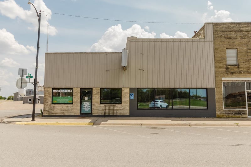 121 E 1st, Udall, KS 67146