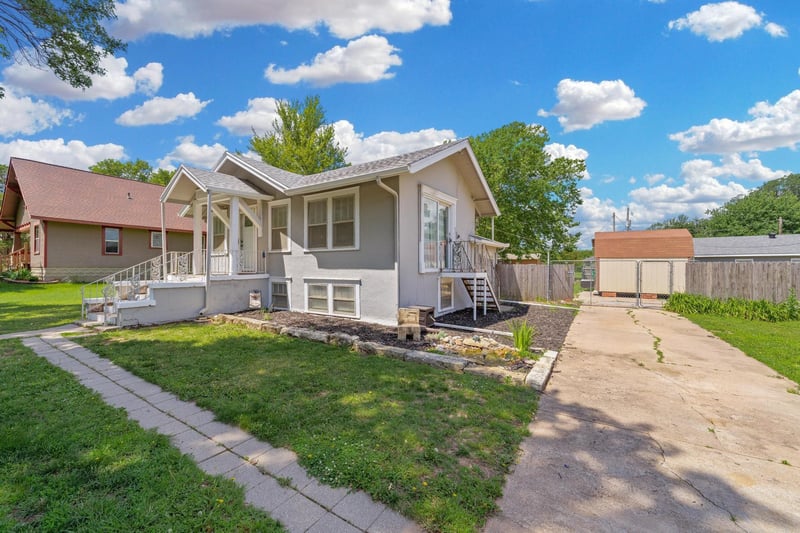 128 S Highland, Conway Springs, KS 67031