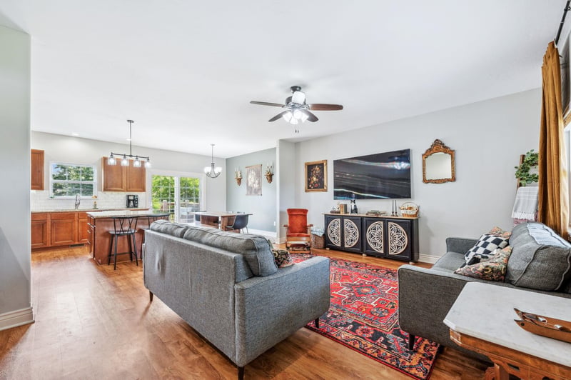 1 Oak Ct, Oxford, KS 67119
