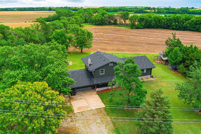 2648 Gulf Rd, Abilene, KS 67410
