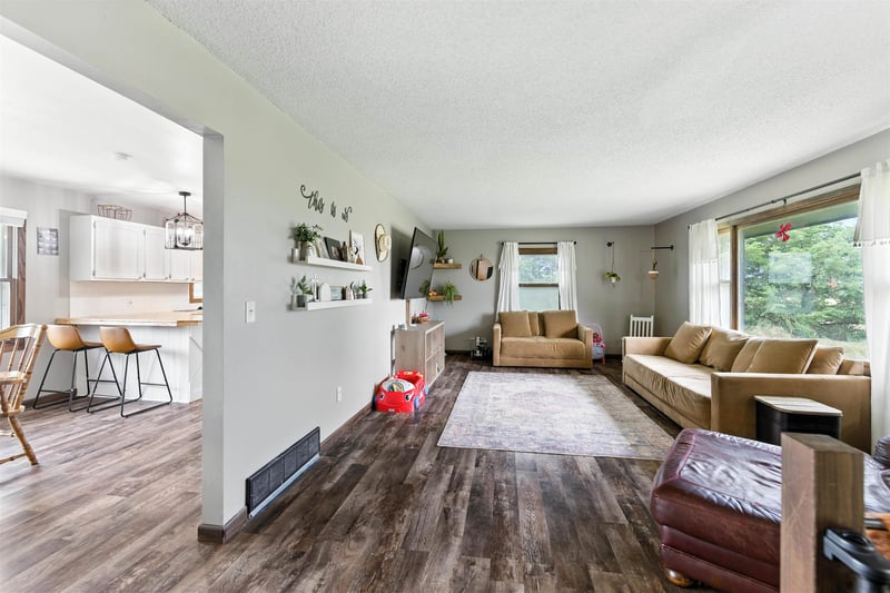 2648 Gulf Rd, Abilene, KS 67410