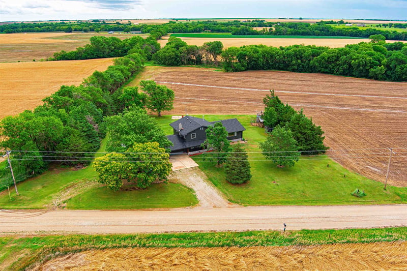 2648 Gulf Rd, Abilene, KS 67410