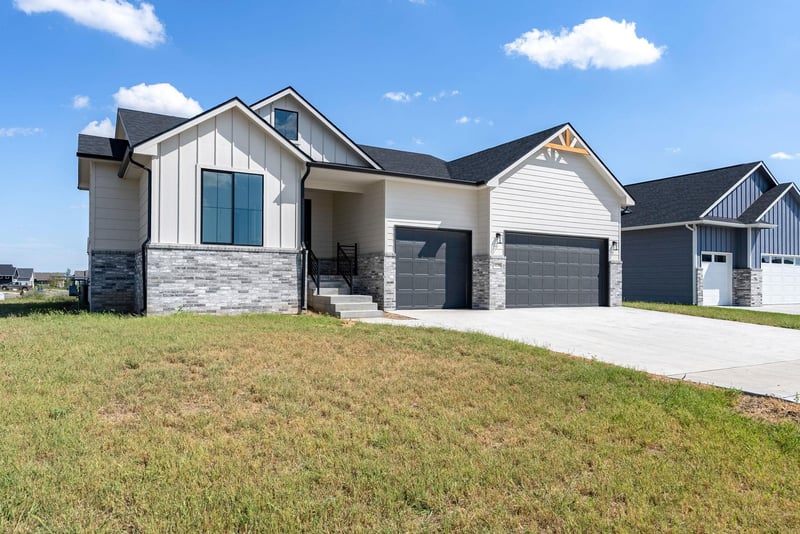 1230 Ravendale Ln, Goddard, KS 67052