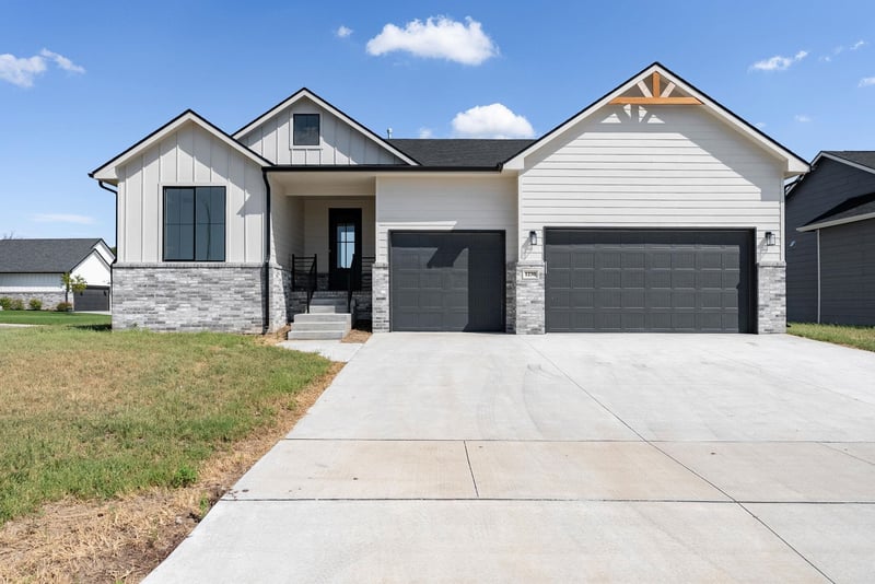 1230 Ravendale Ln, Goddard, KS 67052
