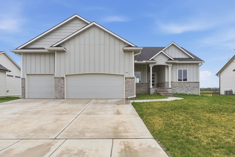 1323 Footbridge St, Goddard, KS 67052
