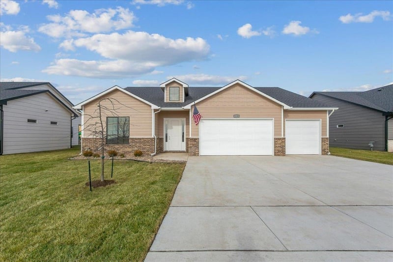 1630 E Appleton St, Valley Center, KS 67147