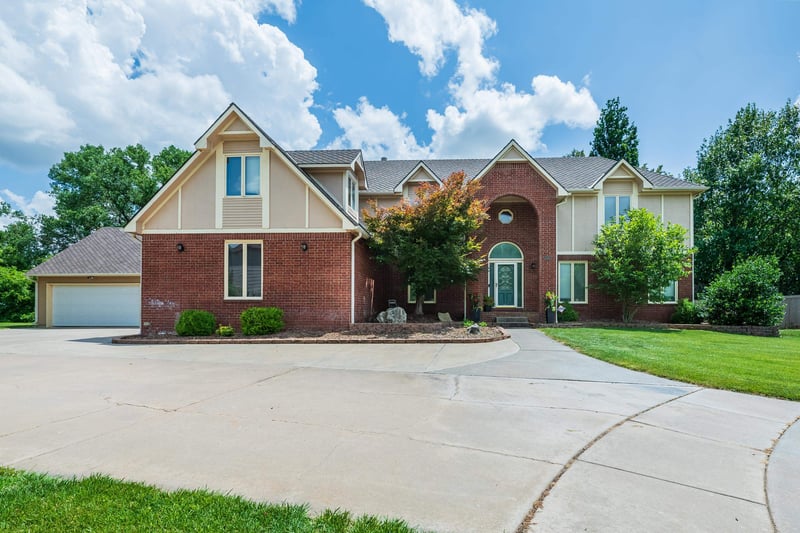 1102 N Prescott Cir, Wichita, KS 67212