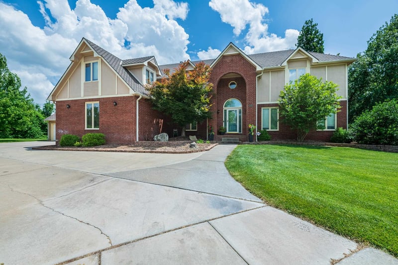 1102 N Prescott Cir, Wichita, KS 67212