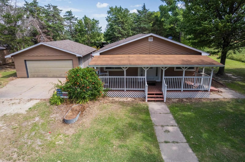 11410 SW 48th, Halstead, KS 67056