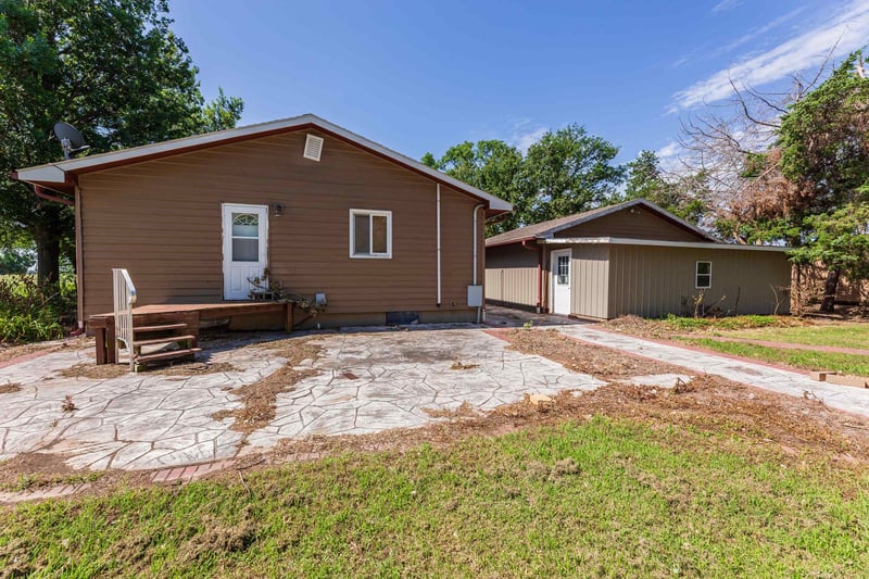 11410 SW 48th, Halstead, KS 67056
