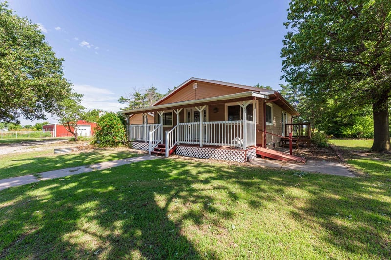 11410 SW 48th, Halstead, KS 67056