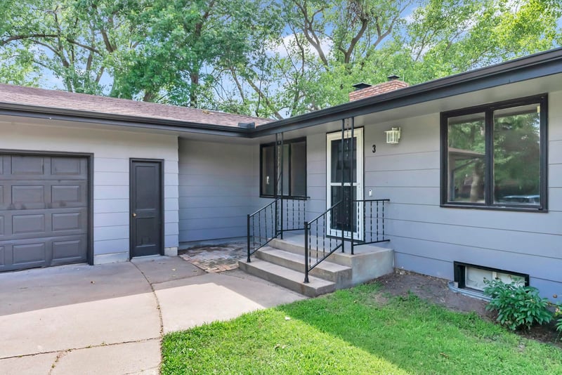 3 Jasper Ct, North Newton, KS 67117