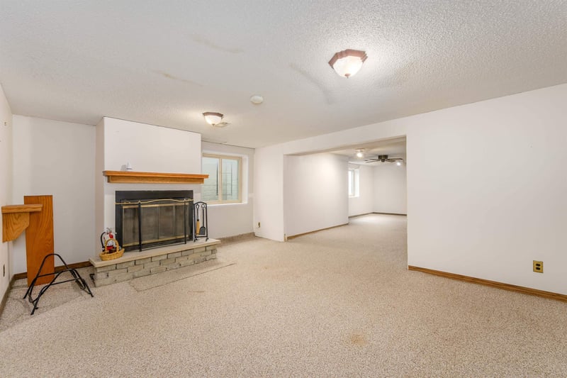 1277 N Osage Rd, Mulvane, KS 67110