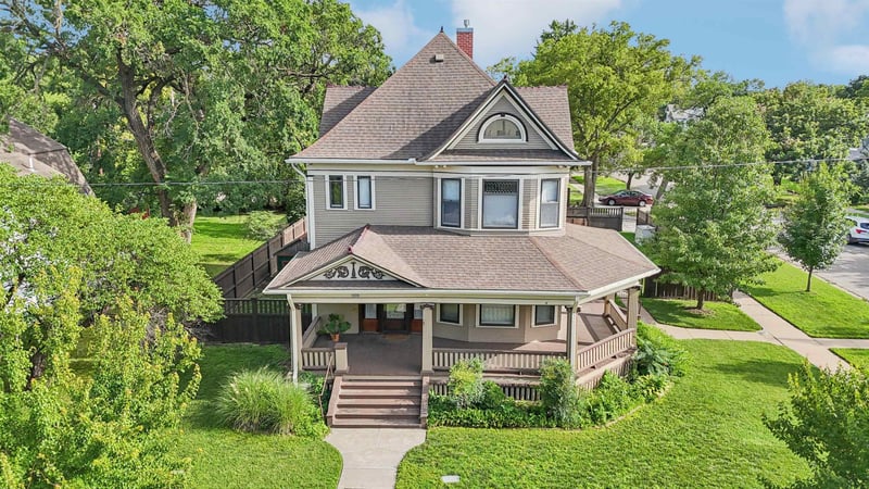 1919 W Douglas Ave, Wichita, KS 67213