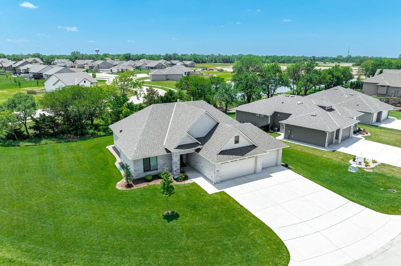 6005 Forbes St, Bel Aire, KS 67220