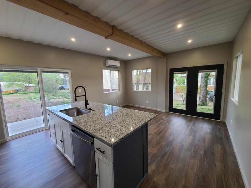 322 S Chestnut St, Lindsborg, KS 67456
