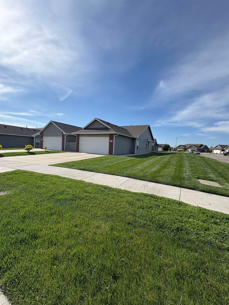 2707-2709 55th St N, Wichita, KS 67204